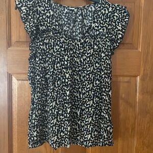 Old Navy Black and Cream Patterned Blouse